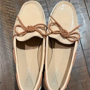 Sperry Women's Cream Loafers